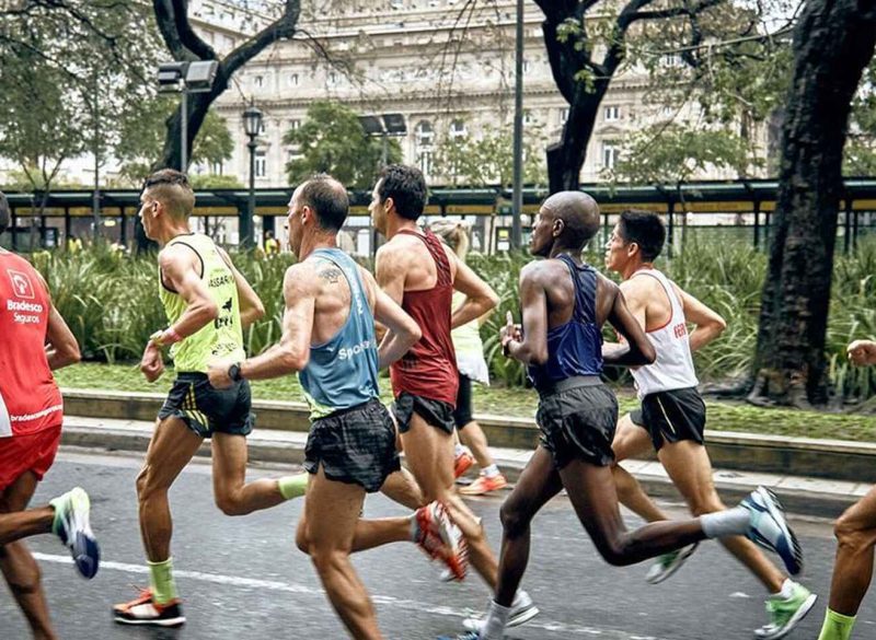 Las diferencias entre los maratonistas y velocistas.